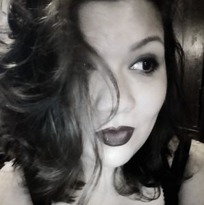 Meet your Posher, Liz